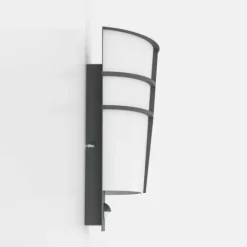 Aplique de Parede Exterior com Sensor Movimento e LED BREGANZO 1 EGLO 96018
