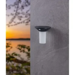 Aplique de Parede Exterior LED com Sensor de Movimento CORBEZZOLA EGLO 900243