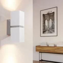 Aplique de Parede LED Branco com Detalhes Cromados PASSA EGLO 95377