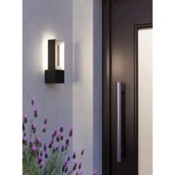 Aplique LED Exterior com Corpo em Alumínio Fundido Preto RIFORANO EGLO 98725