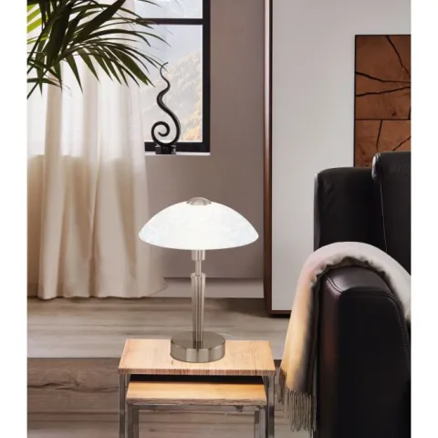 Candeeiro de Mesa com Base Níquel Mate e Abajur de Vidro Branco SOLO EGLO 91238