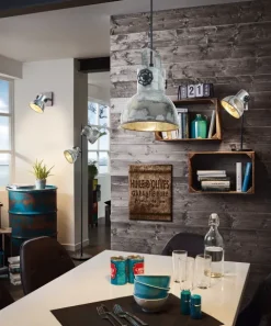 Candeeiro de pé com base metal preto e painel madeira BARNSTAPLE EGLO 49722