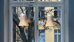 Candeeiro de teto em madeira Petite 4600 - Secto Design